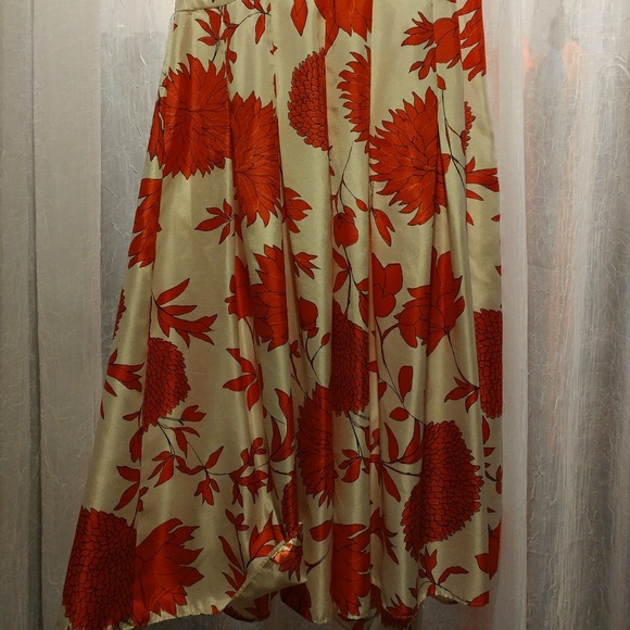 Flowered dress - Picture 3 of 4